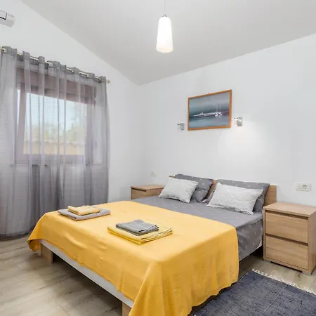 Gorgeous In With Wifi Galizana