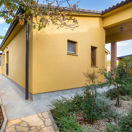 Gorgeous In With Wifi *