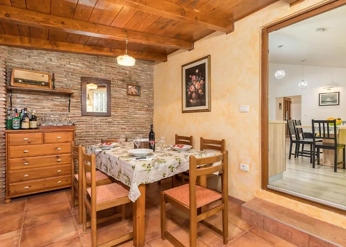 Holiday home Gorgeous In With Wifi *