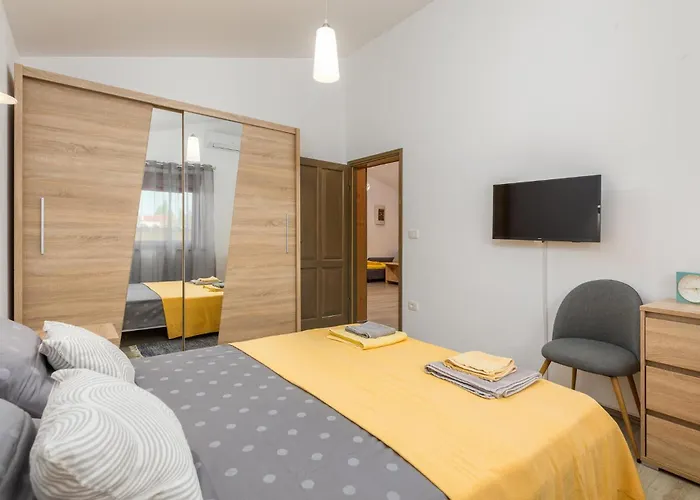 Gorgeous In With Wifi Holiday home Galizana